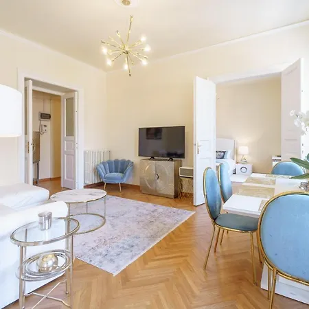 Joyce Luxury