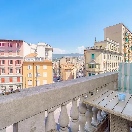 Joyce Luxury Apartman Trieszt